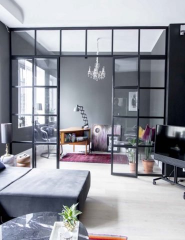 Svart-metalramme-vegger-med-glass
