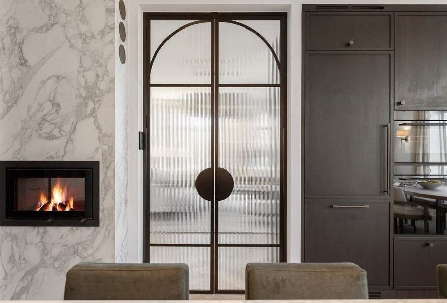 burnt-bronse-glassdør-metalldør-i-bronse-RAL-farge brent bronse farge metalldør