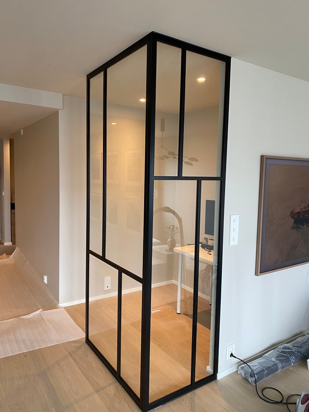 Moderne kontorskille i glass