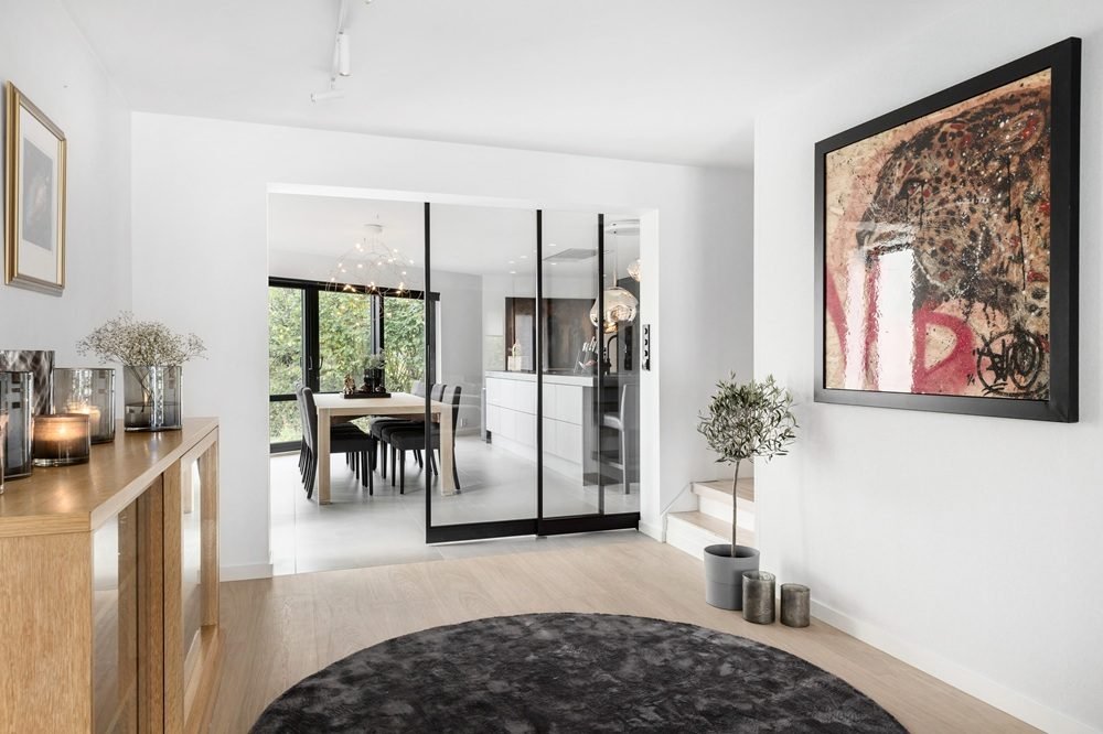 skyvedør i metall og glass